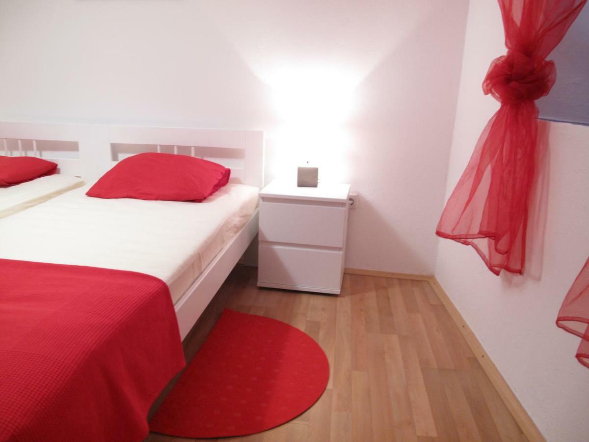 Illy City Centre Apartment Шибеник Екстер'єр фото