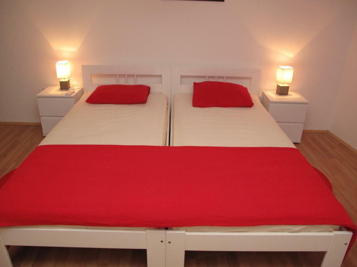 Illy City Centre Apartment Шибеник Екстер'єр фото