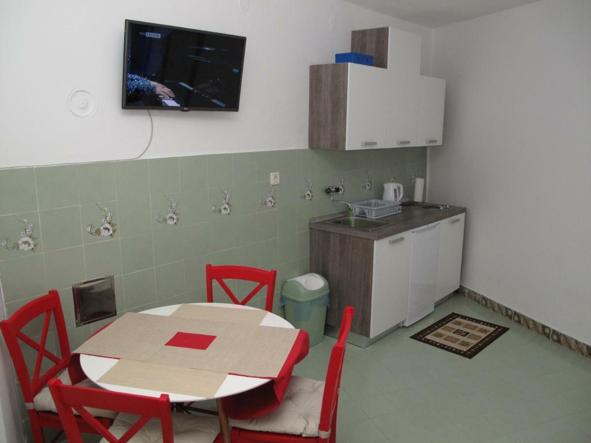 Illy City Centre Apartment Шибеник Екстер'єр фото