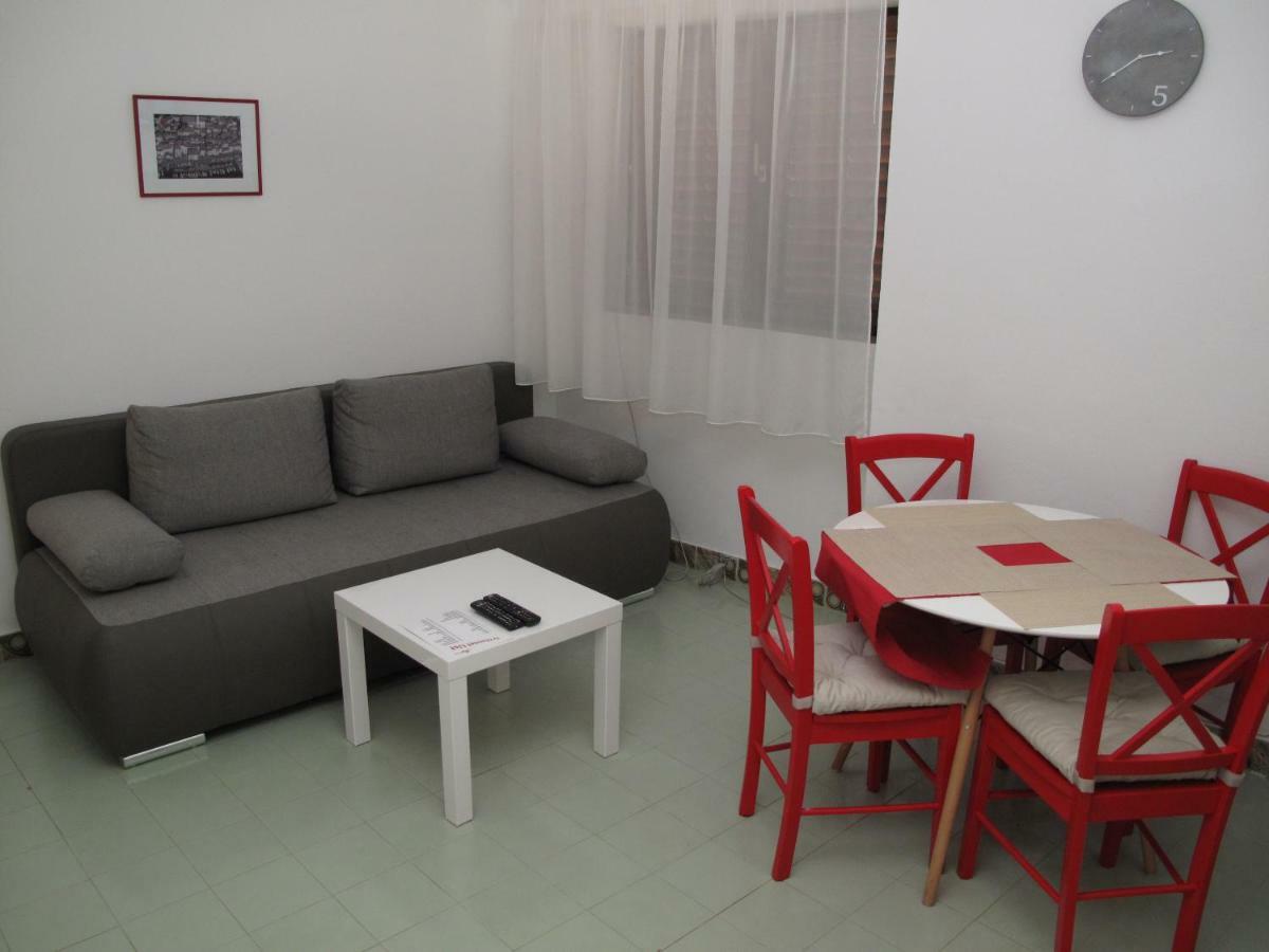 Illy City Centre Apartment Шибеник Екстер'єр фото