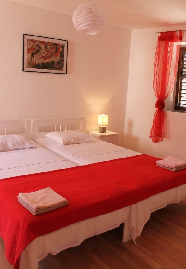 Illy City Centre Apartment Шибеник Екстер'єр фото