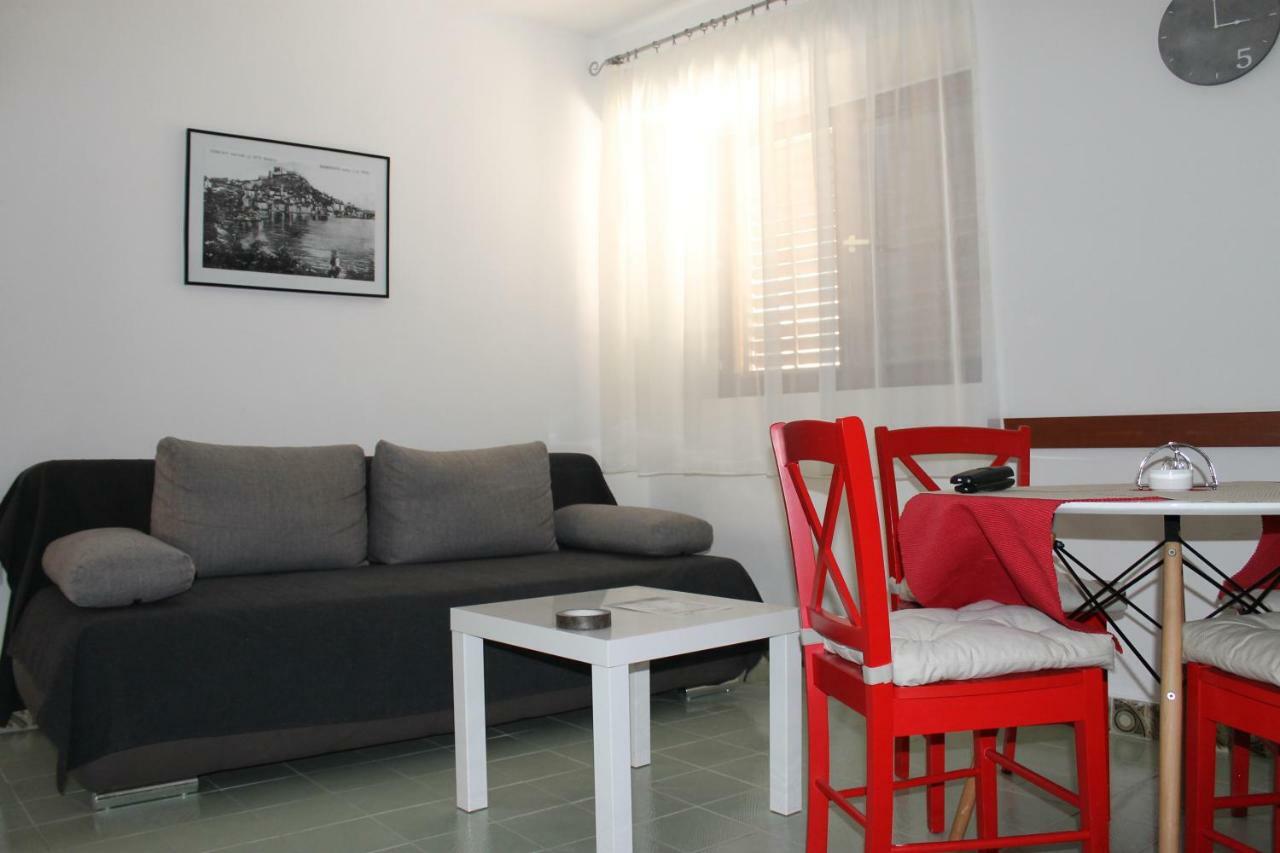 Illy City Centre Apartment Шибеник Екстер'єр фото